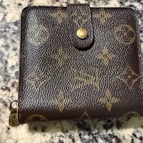 Louis Vuitton Brown and Gold Monogram Wallet - Picture 2 of 5